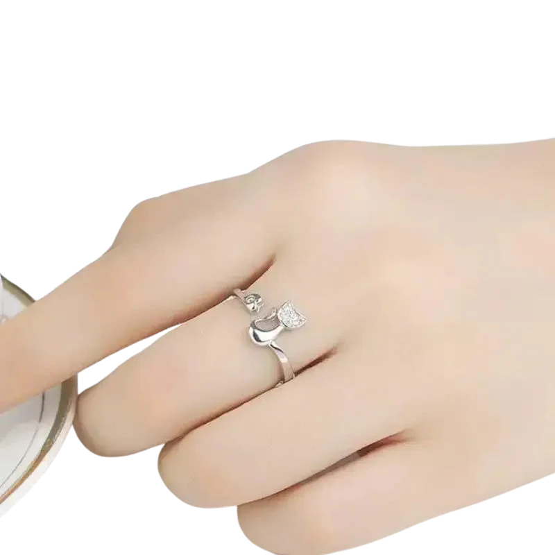 Anello Gatto In Argento Con Sublimi Riflessi Di Diamante